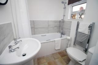 Kingsway House by Tŷ SA - Spacious 4bed in Newport - Newport - 7