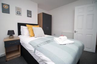Kingsway House by Tŷ SA - Spacious 4bed in Newport - Newport - 1