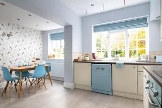 The Nest at Winnall Luxury 19th Century Cottage - 4