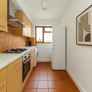 Spacious 2-Bedroom Flat in Prime Ealing Broadway - Ealing - 2