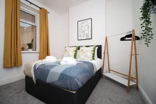 Spacious 4 bedroom house - Moira Lodge by Tŷ SA - Cardiff - 2