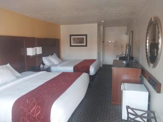 Vermilion Inn - 1