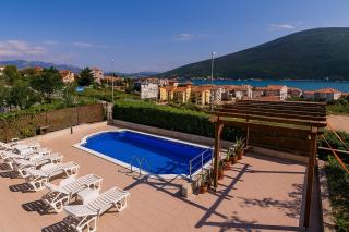 Villa Sea-N-Sun, 7 bedrooms & Pool, nearby Portonovi Marina. - 6