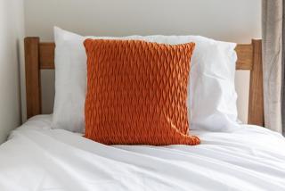 Cosy 4-BR Darlington Home Near Hospital-Sleeps 8! - Darlington - 2