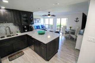 Waterfront Living Steps from Siesta Key Beach! - Aloha House - 7