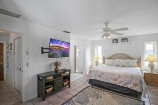 Enjoy Family Fun In This 2BR 2BA Englewood Pool Home - Englewood - 5
