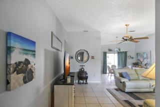 Enjoy Family Fun In This 2BR 2BA Englewood Pool Home - Englewood - 3