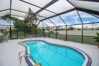 Relaxing pool home in Englewood - Awake Zone - Englewood - 0
