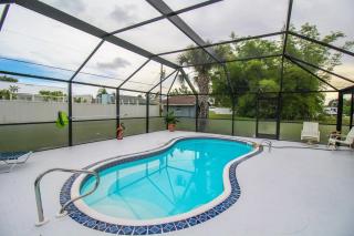 Relaxing pool home in Englewood - Awake Zone - 3