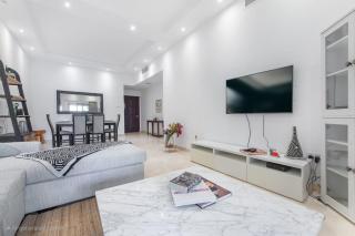 StayShort - Stylish 2BR at Belvedere with Balcony Views - 5