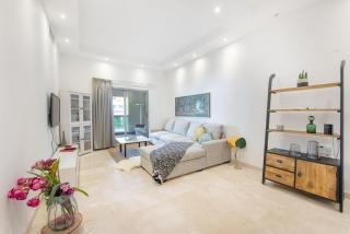 StayShort - Stylish 2BR at Belvedere with Balcony Views - 3