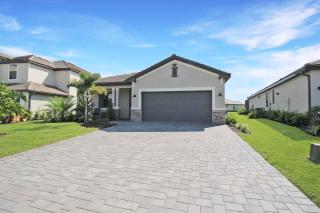 Stunning 3BR pool home in resort like Lorraine Lakes - Bradenton - 5