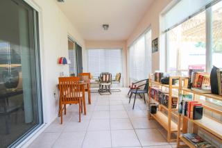 Spacious coastal retreat with private yard - Minutes from Bradenton Beach - Cabana Breeze - Bradenton - 6