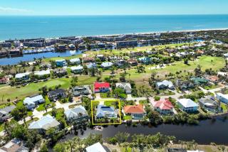 Spacious island retreat with pool - Minutes to the beach - Ybel - 0