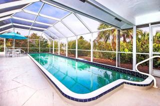 Spacious island retreat with pool - Minutes to the beach - Ybel - 8