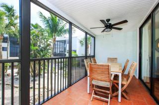 Spacious 3BR Retreat On Sanibel Island - Steps To The Water - Sanibel - 4