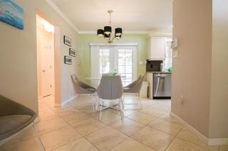 Charming 2 BR home minutes from Siesta Key beaches - Sarasota - 1