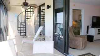 Beachfront penthouse with private rooftop deck CP#103 - Ybel - 9