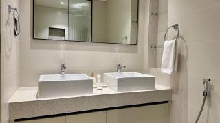 Luxury Beachfront Apartment in Marina Vista Tower 2 by Bhavan Vacation Homes - 1