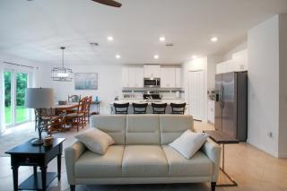 Relaxing coastal home centrally located in Port Charlotte - Yonkers - 1