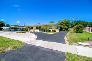 1BR Venice home with private beach access - Golden Beach Haven - 4