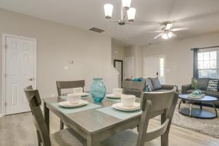 Pet-Friendly Family Townhome with Private Patio - Raleigh - 4