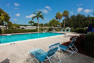 Charming lakefront condo located in the desirable community of Palm Aire - Sarasota - 6