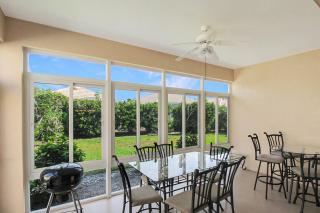 Charming Home In Wexford On The Green - 9