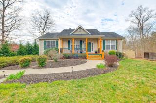Private Deck and Views Rural Virginia Escape - 0