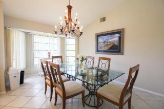 Spacious 3BR pool home on Sanibel Island - 10 min walk to beach - 8