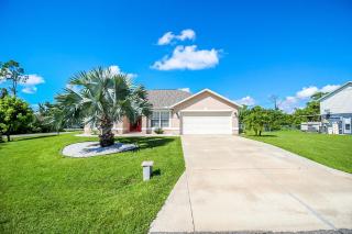 Charming Port Charlotte 3BR pool home - 9