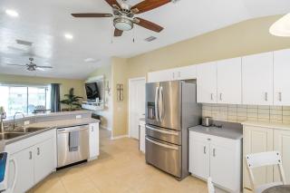Charming Port Charlotte 3BR pool home - Yonkers - 6