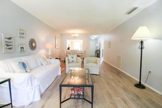 Charming 2 BR condo in The Meadows community - 4