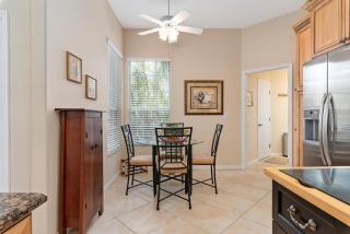 Tranquil 2BR lakefront home in Palmer Ranch - Marina Sunrise - 8