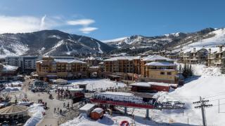 Sundial condo in the heart of Canyons Village, patio, outdoor pool, walk to hiking & biking C202B - Park City - 7