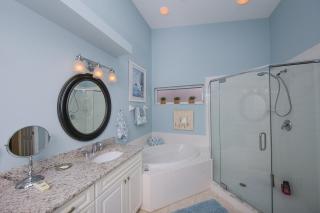 Beautiful lakefront 2BR condo in Heritage Oaks Golf and Country Club - Vamo - 3