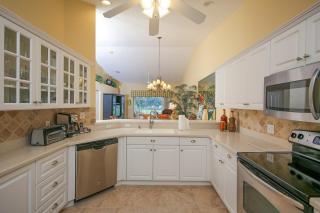Beautiful lakefront 2BR condo in Heritage Oaks Golf and Country Club - Vamo - 2