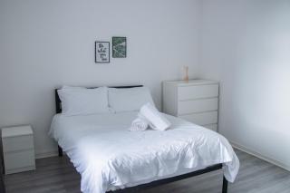 New - 6 Bedrooms, 3 Bathrooms, Double Kitchen, with private parking in Central Swansea - Swansea - 9