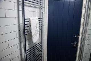 New - 6 Bedrooms, 3 Bathrooms, Double Kitchen, with private parking in Central Swansea - Swansea - 5