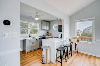 Steps to Beach Centrally Located OBX Home! - Kill Devil Hills - 4