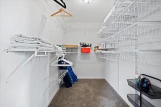 Relaxing 4-Bedroom Home & Private Pool - 9