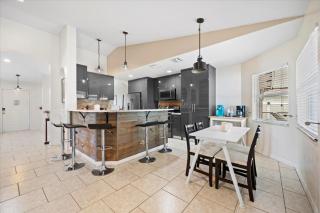 Relaxing 4-Bedroom Home & Private Pool - Port Saint Lucie - 3