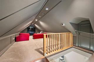 Private completely fenced in property Near beach - Hampton Bays - 4