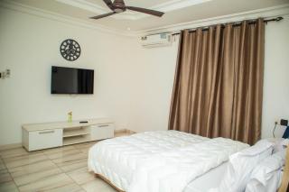 Luxury 4BR Villa with Pool & Gym - Ablajei - 5