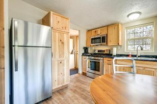 Fire Pit Family-Friendly Cabin in Gillett! - 2