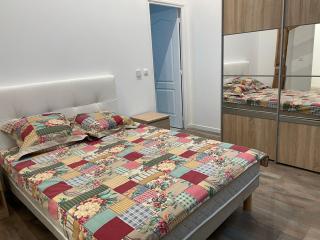 APPARTEMENT MODERNE DANS FERME DU 13éme SIECLE - - 4