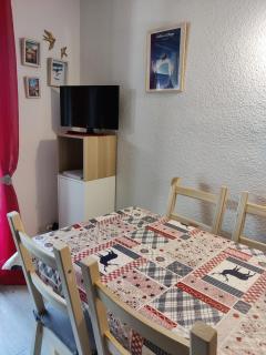 Studio chaleureux à Barcelonnette avec balcon et vue montagne - Barcelonnette - 9