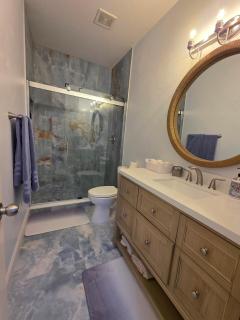 Lovely Lakeside Living - 8