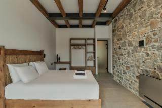 Barefoot Luxury Eressos Apartments - 1