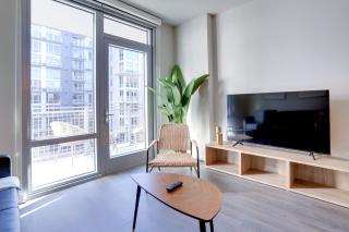 Spacious Apartment w Stunning In-Building Facilities! - Arlington - 0
